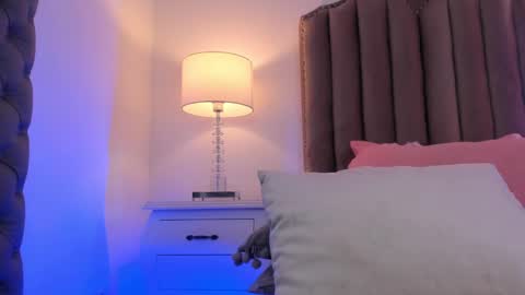 Ema online show from January 4, 2025, 3:07 pm