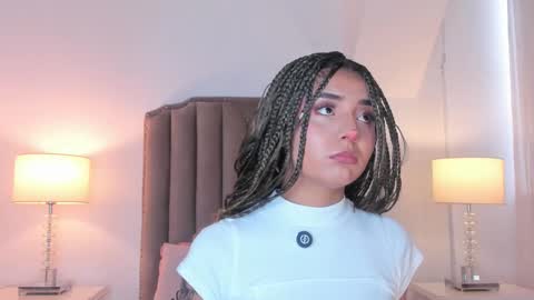 Snapshot of emma_torres__ chatting on February 4, 2026, 12:11 pm Ema online show from February 4, 2026, 12:11 pm