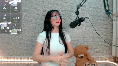Emma  online show from May 19, 2026, 2:51 am