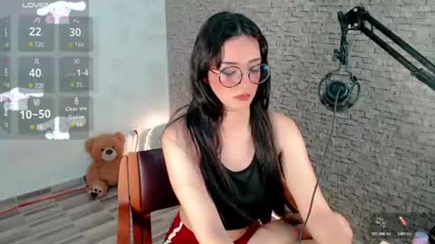 Snapshot of emma_unu chatting on July 22, 2026, 2:36 am Emma online show from July 22, 2026, 2:36 am