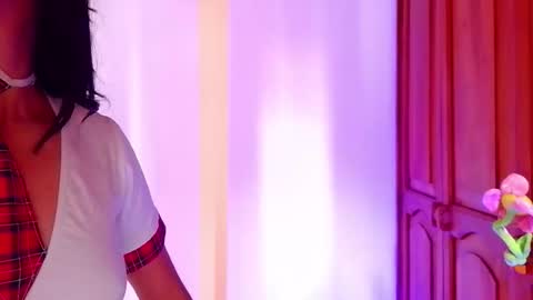 Emma web online show from October 15, 2025, 4:40 pm