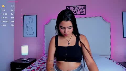 emma_whitee_ online show from September 13, 2025, 1:00 pm