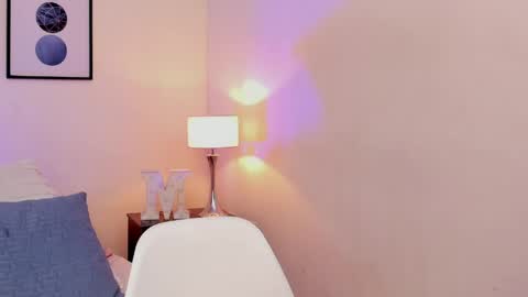 Emma  online show from April 16, 2026, 9:39 pm