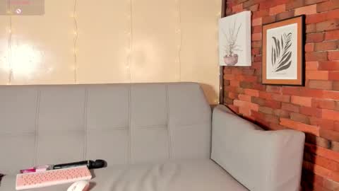 Emma online show from December 16, 2024, 4:23 am