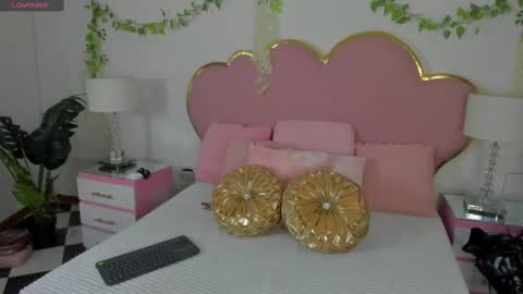 Welcome Im yosein  Your love is my passion activate it with your tips and enjoy with me online show from October 2, 2025, 9:33 pm