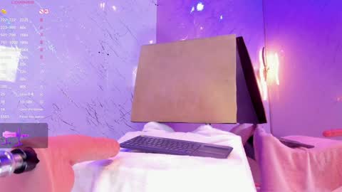 Emma Duque online show from December 6, 2024, 6:39 pm