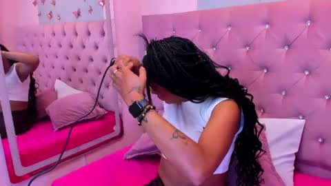 Snapshot of emmaebony_ chatting on July 2, 2026, 10:54 am emmaebony_ online show from July 2, 2026, 10:54 am