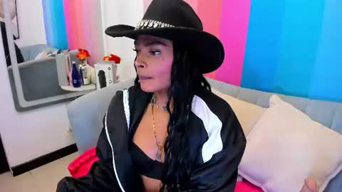 Snapshot of emmaebony_ chatting on July 22, 2026, 11:02 am emmaebony_ online show from July 22, 2026, 11:02 am