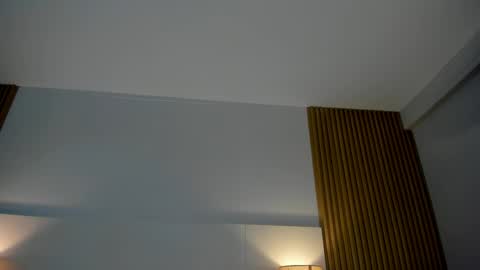 emmaespencer  online show from April 16, 2026, 11:22 am