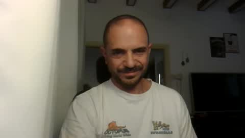 Ariel online show from September 11, 2025, 4:12 am