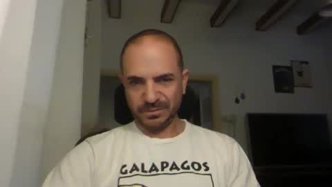 Ariel online show from October 3, 2025, 4:09 am