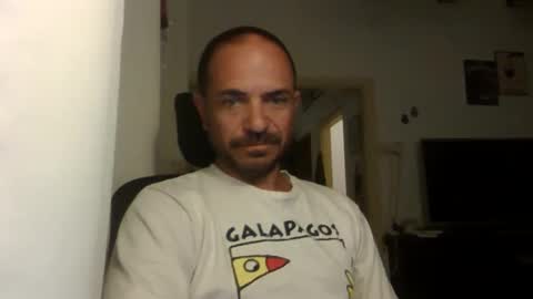 Ariel online show from October 12, 2025, 3:27 am