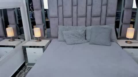 EMMA HILL online show from December 2, 2025, 4:35 pm