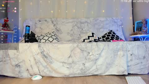 emmahotvibe online show from December 25, 2024, 2:46 am