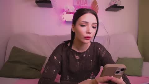 Snapshot of emmakeam_ chatting on January 31, 2025, 5:09 am Emma online show from January 31, 2025, 5:09 am