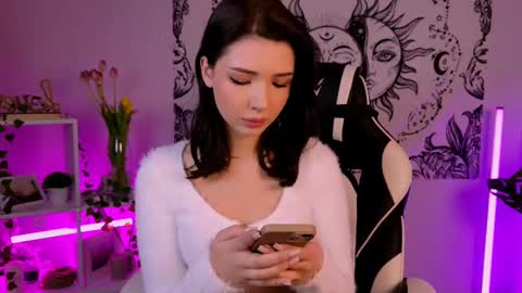 Snapshot of emmakeam_ chatting on March 11, 2025, 4:54 am Emma online show from March 11, 2025, 4:54 am