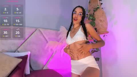 emmamilleerr online show from November 14, 2025, 3:27 am