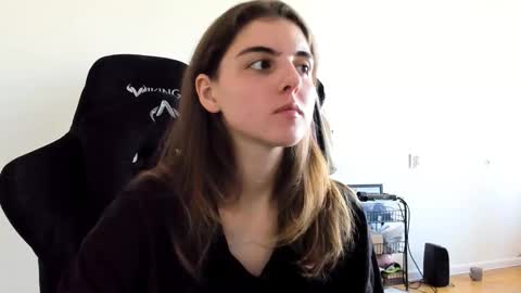 Emma online show from September 9, 2025, 9:53 am