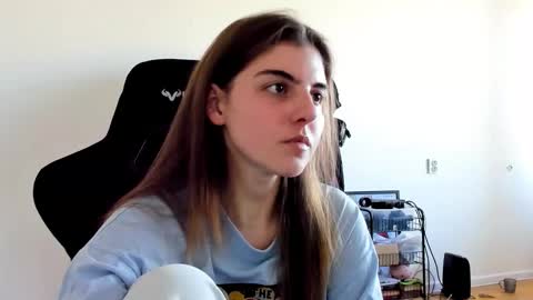 Emma online show from October 1, 2025, 10:43 am