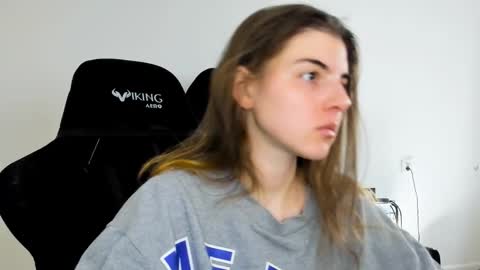 Emma online show from November 13, 2025, 11:09 am