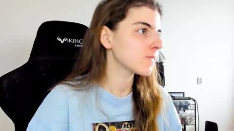 Emma online show from December 1, 2025, 9:36 am