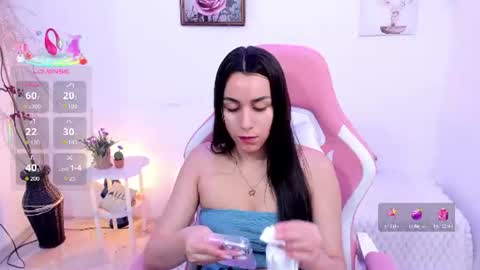 Snapshot of emmamyers_ chatting on July 8, 2026, 11:20 pm Emma online show from July 8, 2026, 11:20 pm