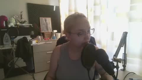 emmanoir_ online show from February 22, 2025, 11:02 am