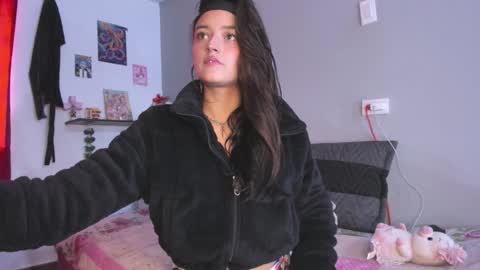 Emmantho online show from September 18, 2025, 8:44 pm