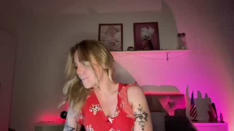 emmaonlyx1 online show from June 18, 2026, 2:34 am