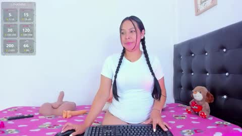 Snapshot of emmarogers_ chatting on January 8, 2026, 7:49 pm Emma Rogers online show from January 8, 2026, 7:49 pm