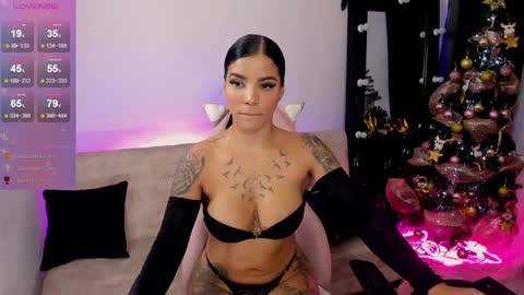 Emma Russell online show from December 18, 2024, 10:46 pm