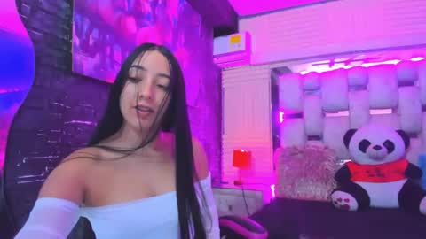 Snapshot of emmateylor chatting on June 3, 2026, 1:30 am Emma online show from June 3, 2026, 1:30 am