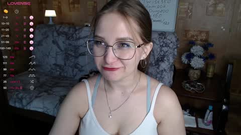 Mia online show from December 4, 2024, 1:09 pm