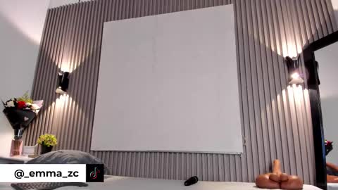 emmazc_ online show from October 10, 2025, 8:19 pm