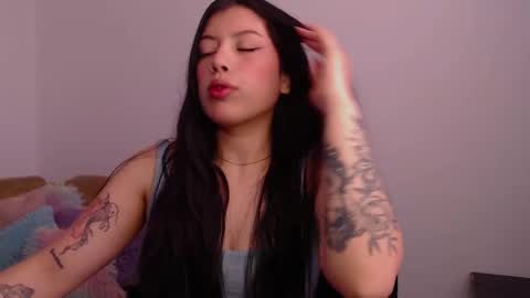 Snapshot of emmi_0 chatting on January 27, 2025, 9:55 pm Emily Independent model online show from January 27, 2025, 9:55 pm