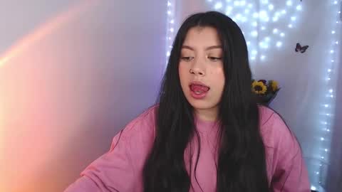 Snapshot of emmi_0 chatting on September 29, 2025, 4:50 am Emily Independent model online show from September 29, 2025, 4:50 am