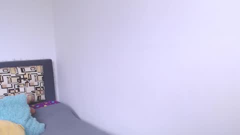 Snapshot of emmi_0 chatting on October 18, 2025, 9:04 pm Emily Independent model online show from October 18, 2025, 9:04 pm