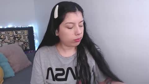 Snapshot of emmi_0 chatting on October 25, 2025, 11:29 am Emily Independent model online show from October 25, 2025, 11:29 am