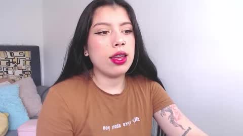 Snapshot of emmi_0 chatting on November 1, 2025, 9:06 pm Emily Independent model online show from November 1, 2025, 9:06 pm