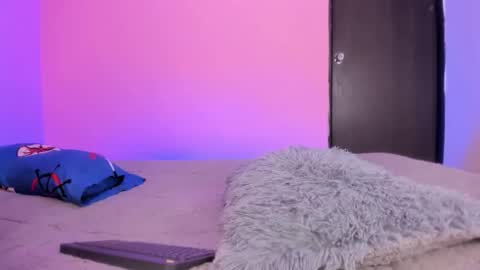 Emmi online show from November 23, 2025, 2:55 am