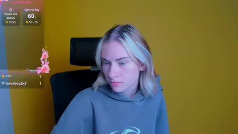 Emmi online show from October 7, 2025, 7:22 pm