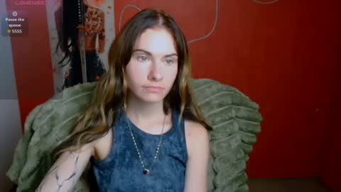 Snapshot of emmi_rossum chatting on June 17, 2026, 11:12 am Emmi online show from June 17, 2026, 11:12 am