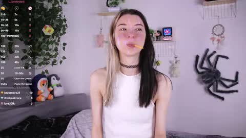 emmie_everly online show from November 29, 2025, 12:08 pm