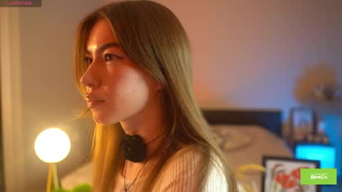 Snapshot of emmiellee chatting on June 8, 2026, 9:42 am emmiellee online show from June 8, 2026, 9:42 am
