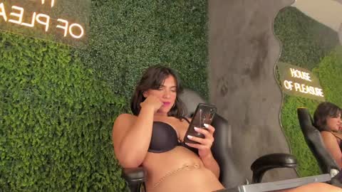 Emmiily online show from February 1, 2025, 5:18 am