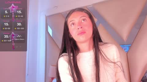 emmily_evans_ online show from January 13, 2025, 1:06 pm