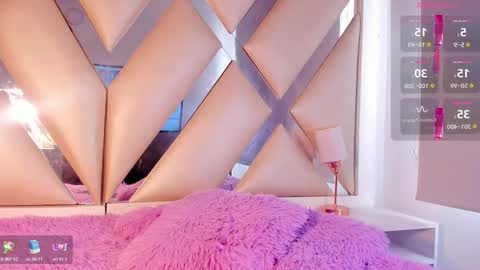 emmily_evans_ online show from March 1, 2025, 7:59 pm