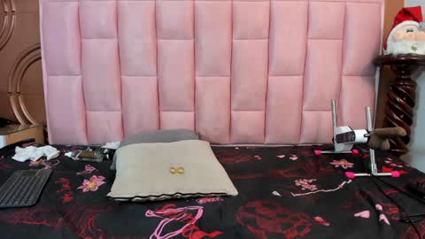 Emmily keller online show from December 6, 2024, 2:38 pm