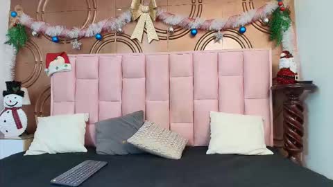 Emmily keller online show from December 5, 2025, 1:31 pm