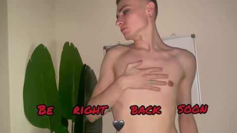 Emmit online show from April 18, 2026, 7:58 pm